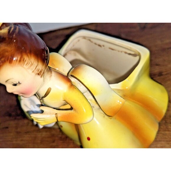 🌼 Vintage Rubens Originals planter featuring a Southern Belle in a Yellow Dress - Picture 3 of 8